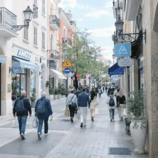 Nienteauto.it fa bene ai negozianti che non hanno gli spazi di parcheggio dei grandi centri commerciali